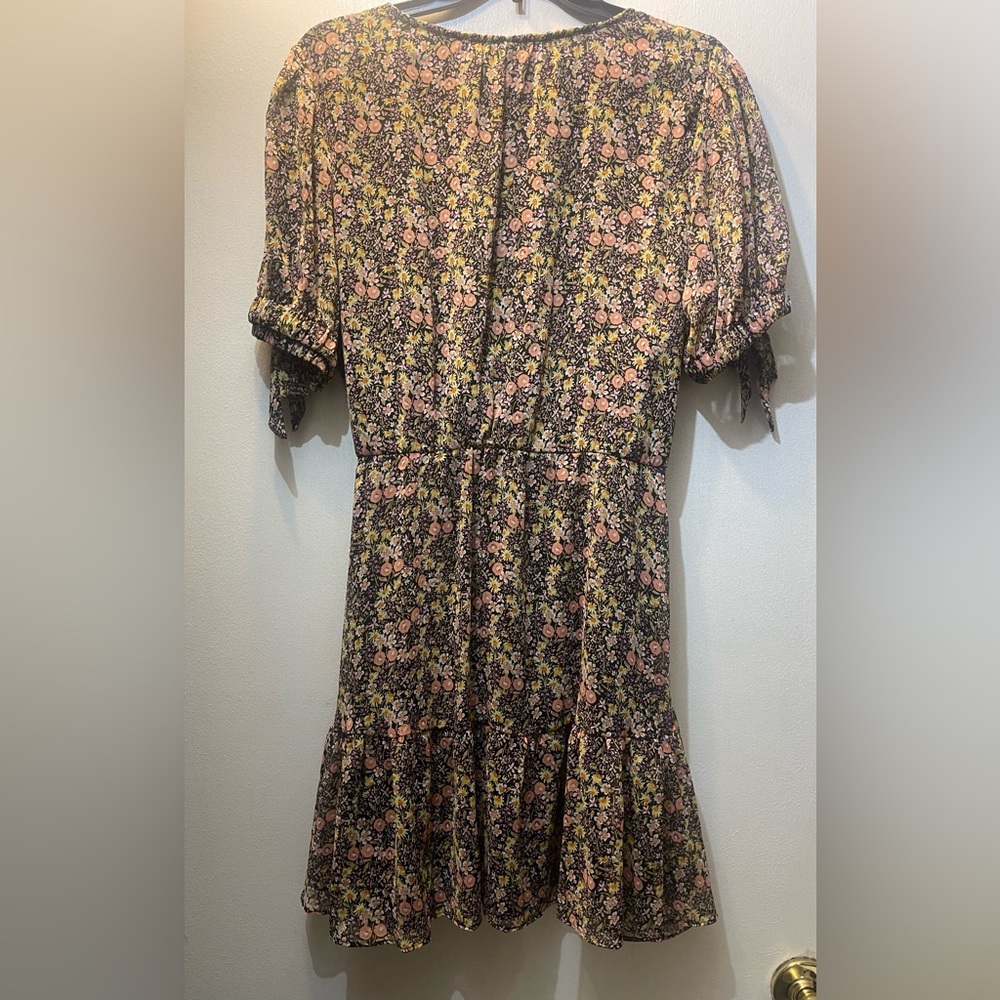 Lauren Conrad size Large wrap dress - Picture 6 of 6